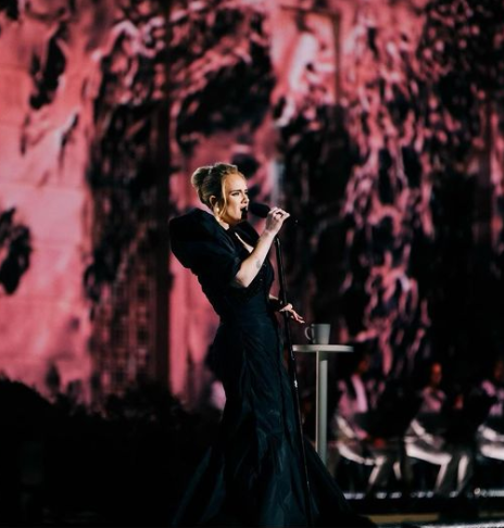 اديل في حفلها الضخم