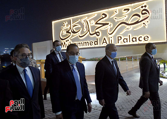 رئيس الوزراء يتفقد اللمسات الأخيرة لأعمال ترميم وتطوير قصر محمد على باشا بشبرا  (35)
