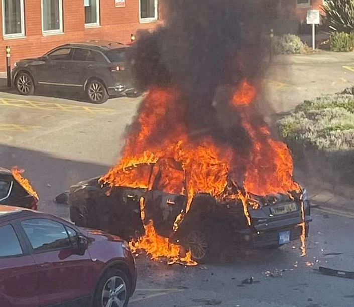 انفجار سيارة في ليفربول