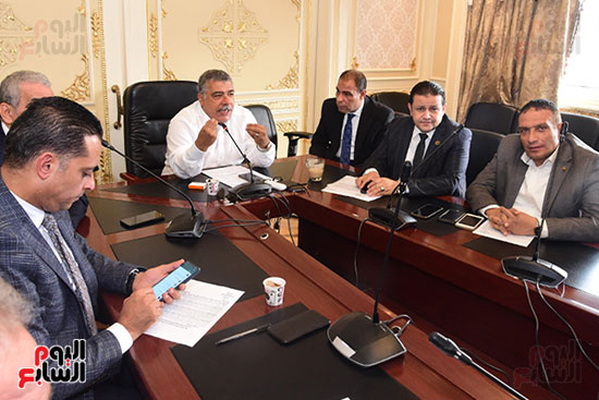 أجتماع لجنة الصناعة بمجلس النواب برئاسة النائب معتز محمد محمود  (9)