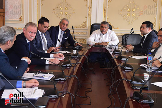 أجتماع لجنة الصناعة بمجلس النواب برئاسة النائب معتز محمد محمود  (4)
