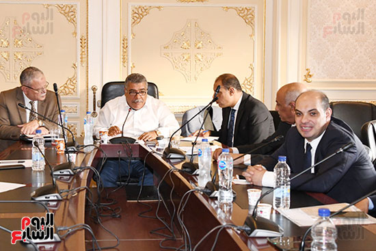 أجتماع لجنة الصناعة بمجلس النواب برئاسة النائب معتز محمد محمود  (1)