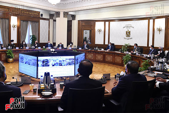 رئيس الوزراء يترأس اجتماع اللجنة الوزارية للسياحة والآثار (6)