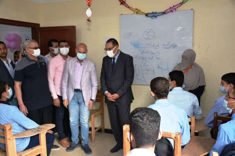 محافظ الشرقية يفتتح مدرسة الحسينية الثانوية الفنية للتمريض