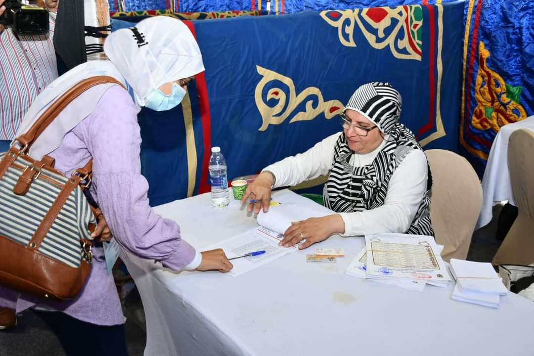 مراجعة الأسماء في الكشوف
