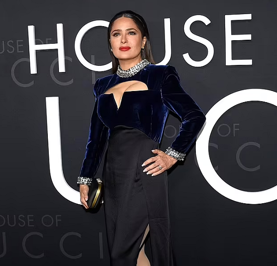 Another picture of Salma Hayek