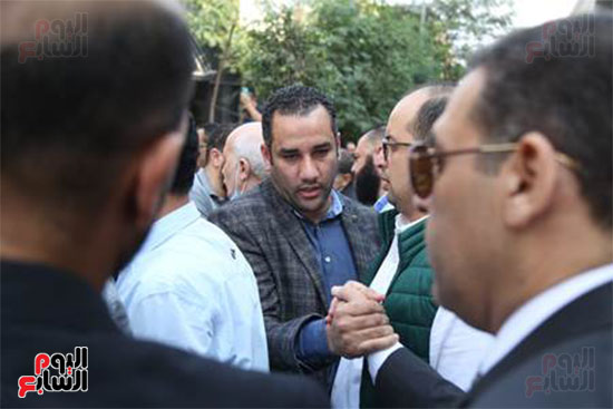 النائب أحمد على خلال جنازة الراحل أحمد زيدان النائب أحمد على خلال جنازة الراحل أحمد زيدان