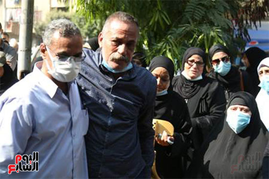 بكاء الأهالى خلال تشييع جنازة النائب أحمد زيدان بكاء الأهالى خلال تشييع جنازة النائب أحمد زيدان