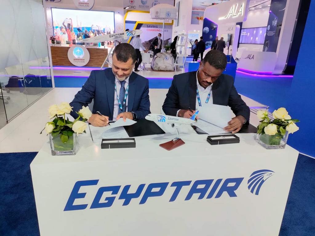 أكاديمية مصر للطيران توقع عقدين جديدين مع شركة هندية وسودانية (5)
