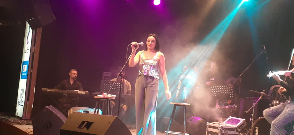 سمية درويش تحيي حفل غنائي في ساقية الصاوي وتغنى لأم كلثوم (5)