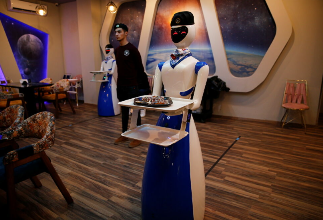 مطعم عراقي يستخدم الروبوت لخدمة زواره