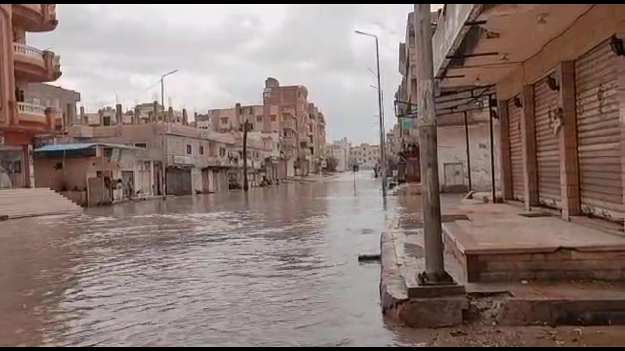 سقوط أمطار غزيرة على سواحل شمال سيناء (4)
