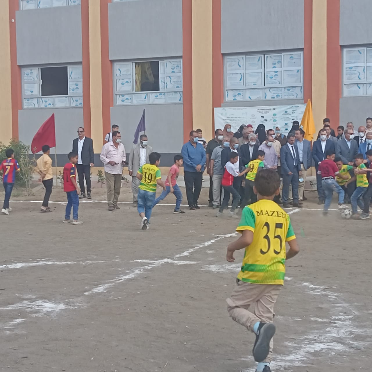 محافظ كفر الشيخ يتابع مبارة كرة قدم بمدرسة بالحامول