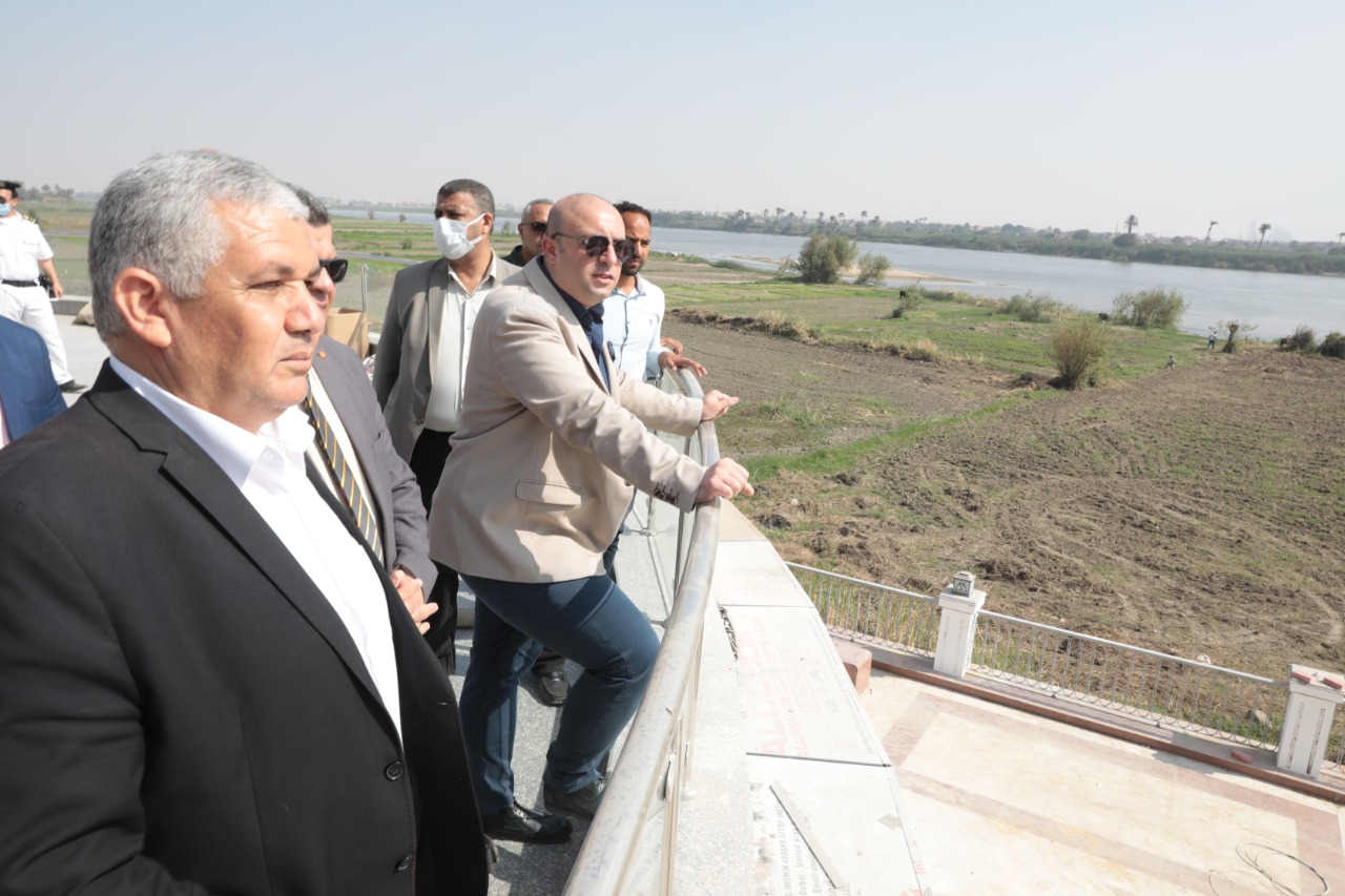 جانب من جولة محافظ بني سويف لتفقد الأعمال النهائية بمشروع تطوير كورنيش النيل