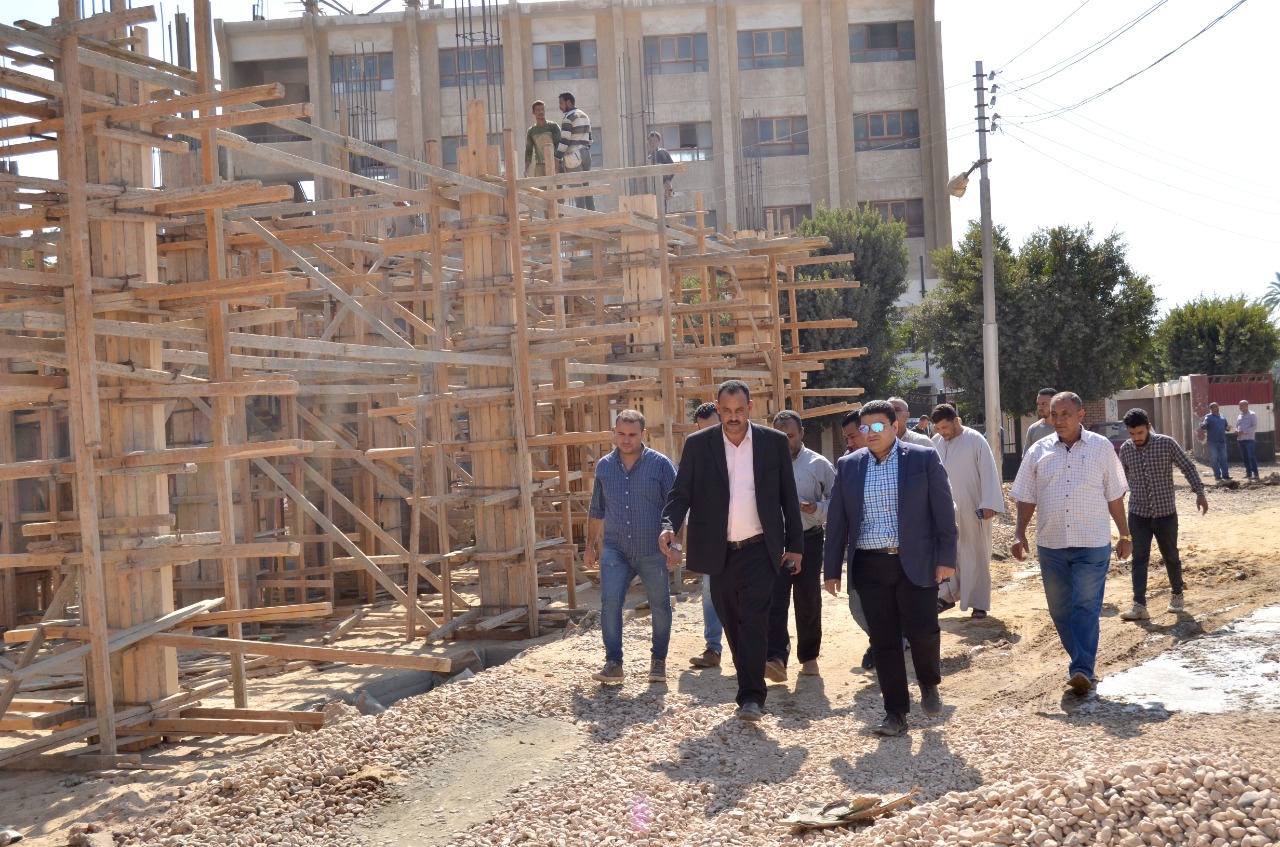 خلال تفقد مشروعات حياة كريمة خلال تفقد مشروعات حياة كريمة