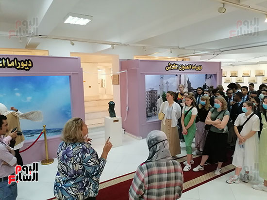 جانب-من-زيارة-الوفد-لمتحف-بورسعيد