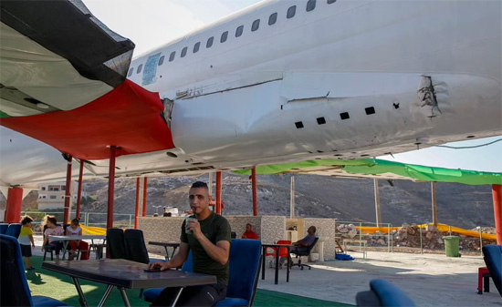 مطعم الخطوط الجوية الفلسطينية الأردنية