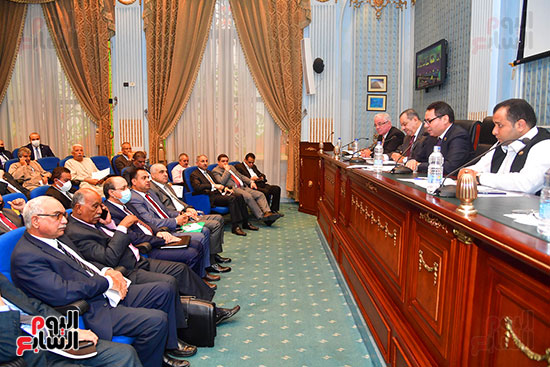 اجتماع لجنة الزراعة والري برئاسة النائب هشام الحصري  (2)