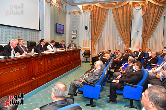 اجتماع لجنة الزراعة والري برئاسة النائب هشام الحصري  (3)