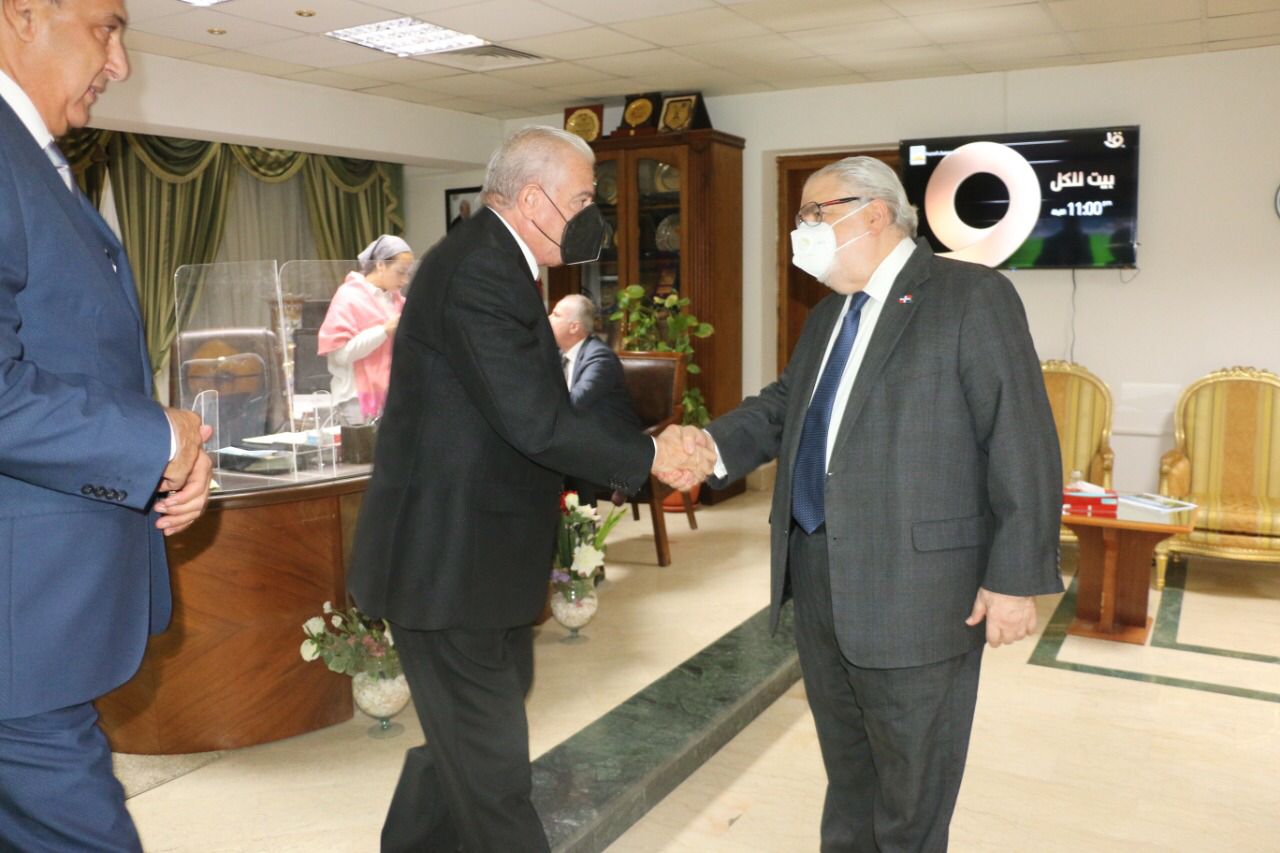 سفير جمهورية الدومينيكان خلال لقائه بمحافظ جنوب سيناء