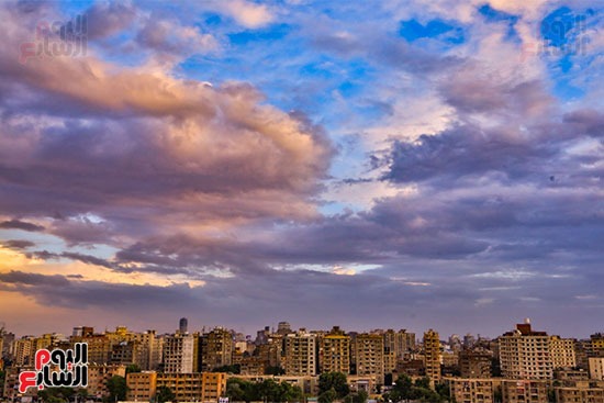 سماء القاهرة بالتزامن مع سقوط المطر