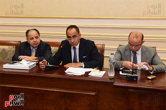 اجتماع لجنة الشئون المالية (2)