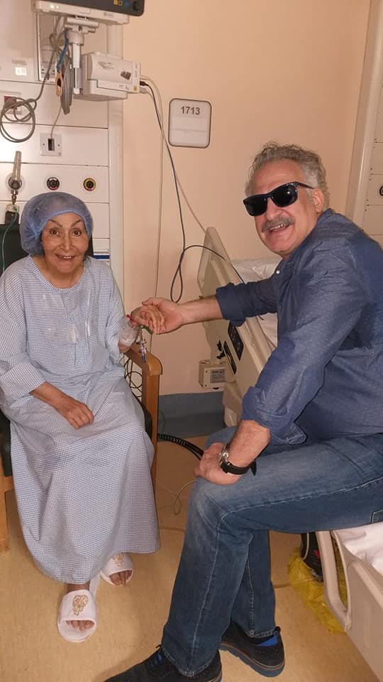 Omar Zahran visits Suhair Al-Babli in the hospital