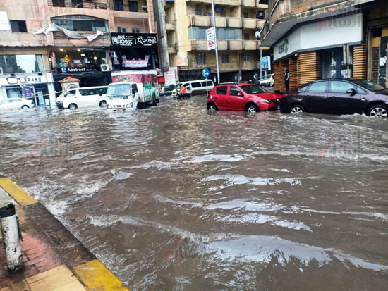غرق-شوارع-الإسكندرية-بمياه-الأمطار