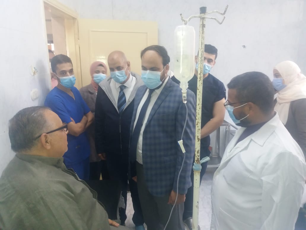 جولة وكيل وزارة الصحة بالإسماعيلية لمستشفى التل الكبير (3)
