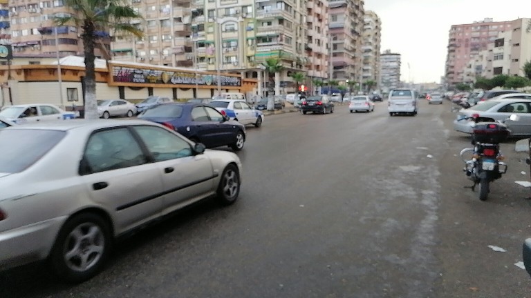 سقوط الأمطار على شوارع بورسعيد