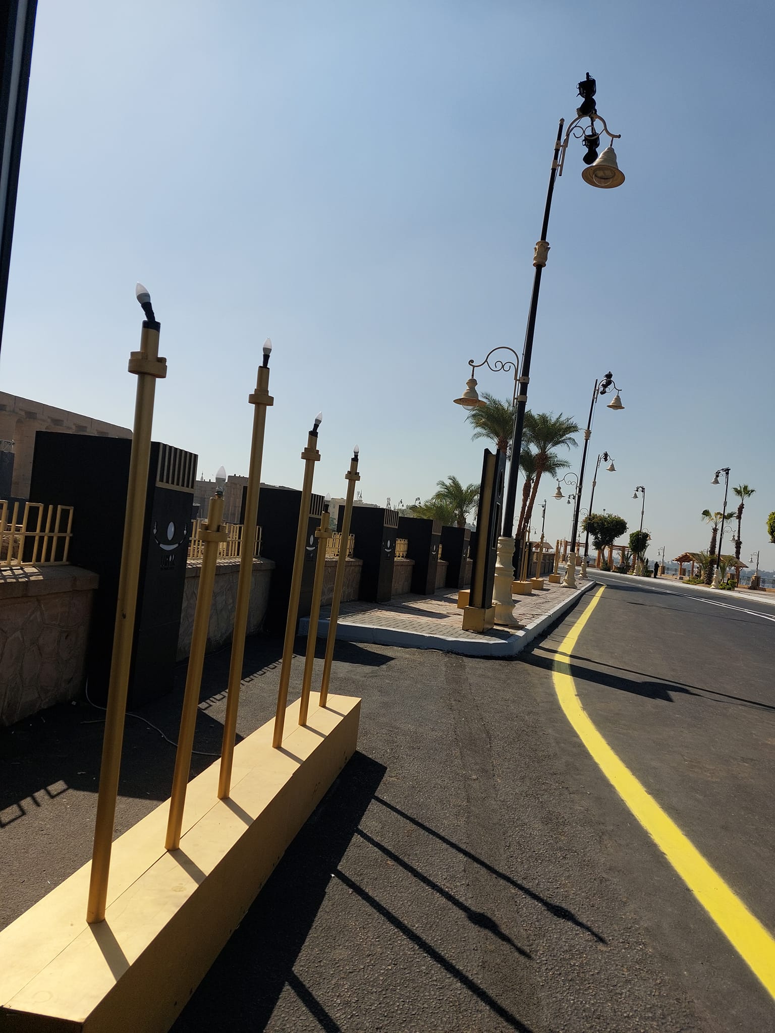 مدخل طريق الكباش ومعبد الأقصر بكورنيش الأقصر