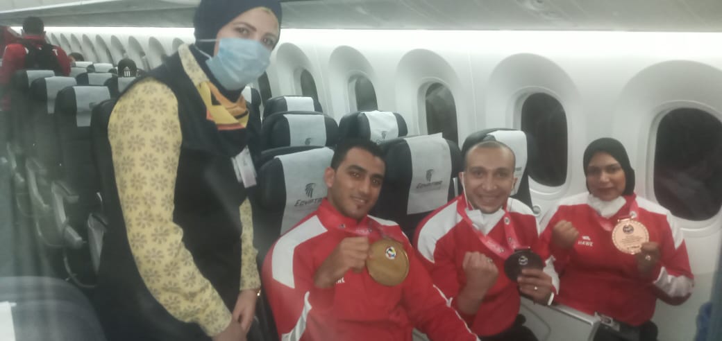 مصر للطيران تستقبل منتخب مصر أبطال العالم في الكاراتيه (1)