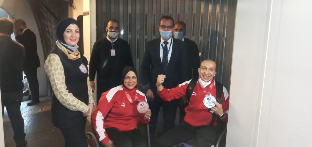 مصر للطيران تستقبل منتخب مصر أبطال العالم في الكاراتيه (3)
