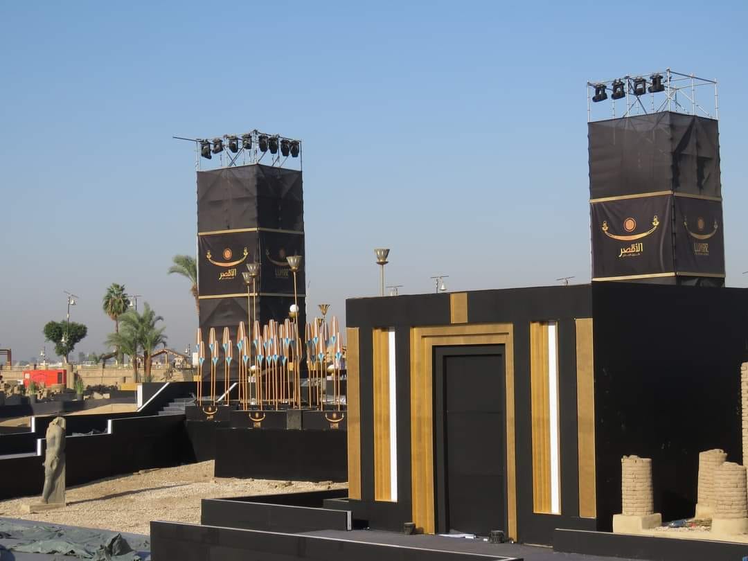 تجهيزات الحفل العالمى داخل معبد الأقصر