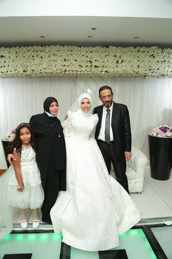 الزميلة شيماء سمير مع والديها