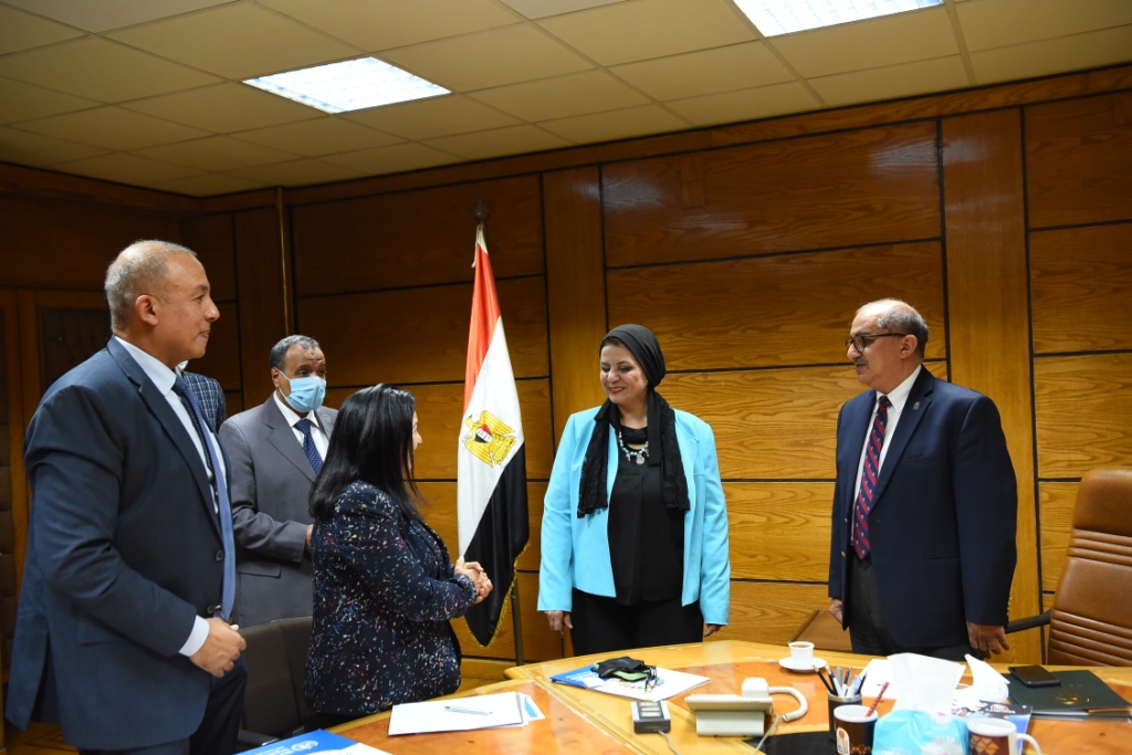 رئيس جامعة أسيوط يستقبل ممثل منظمة الصحة العالمية فى مصر
