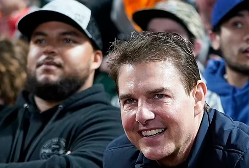 وجه توم كروز الذى فاجأ متابعيه وجه توم كروز الذى فاجأ متابعيه