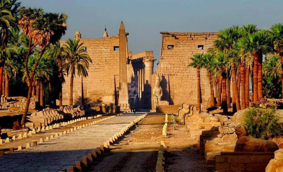 طريق الكباش بمعبد الاقصر