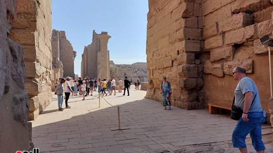 استمتاع-السياح-باثار-الأقصر استمتاع-السياح-باثار-الأقصر