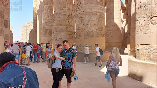 السباح-داخل-المعيد السباح-داخل-المعيد