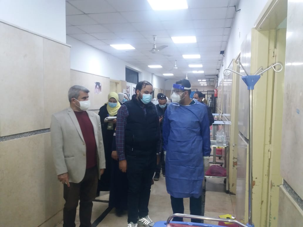 جولة وكيل وزارة الصحة بالإسماعيلية فى مستشفى الحميات (4)