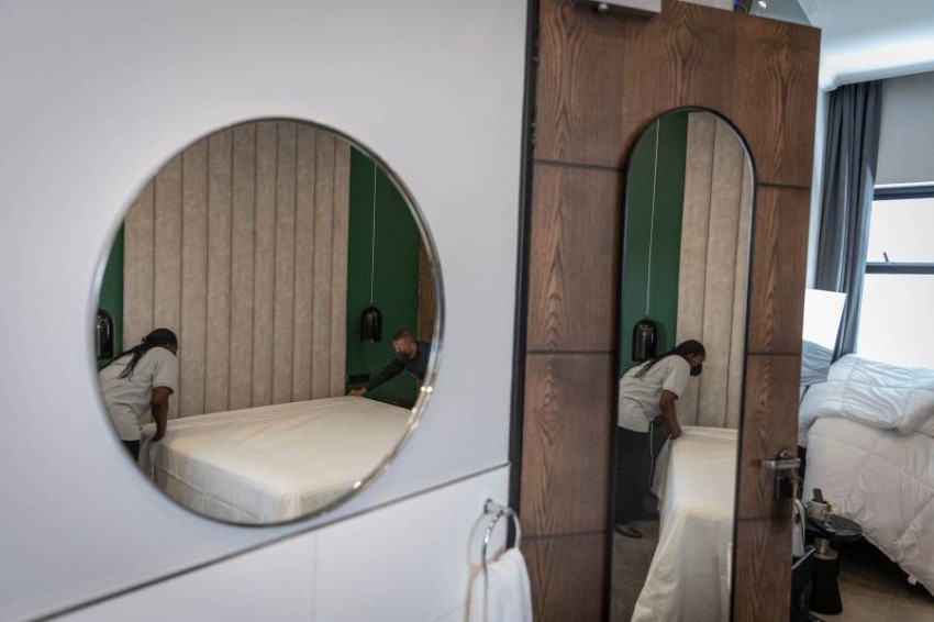 Convert Nelson Mandela's house into a hotel (3)