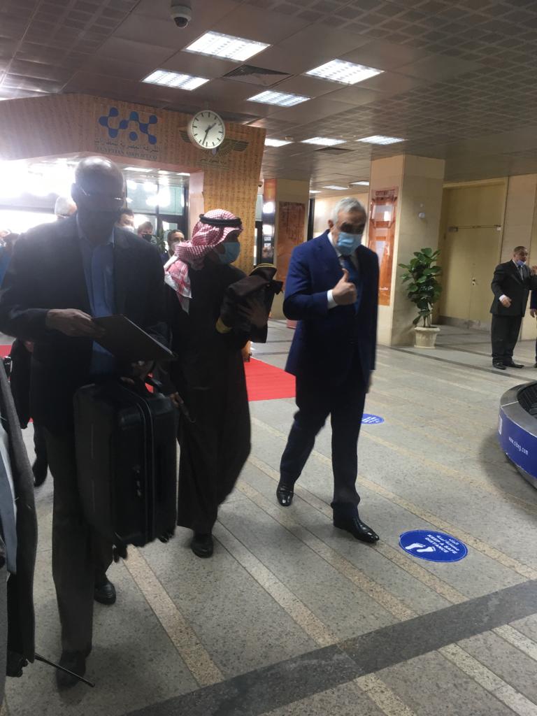 مطار الأقصر يواصل استقبال الوفود المشاركة في حفل افتتاح طريق الكباش (1)