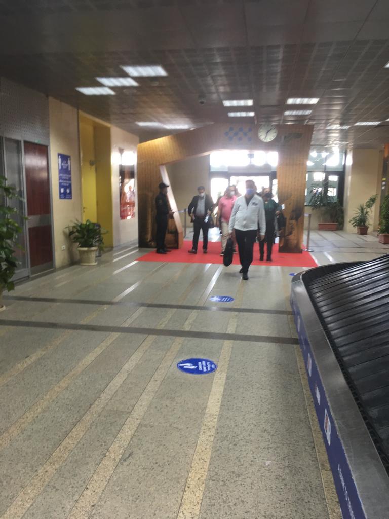 مطار الأقصر يواصل استقبال الوفود المشاركة في حفل افتتاح طريق الكباش (2)
