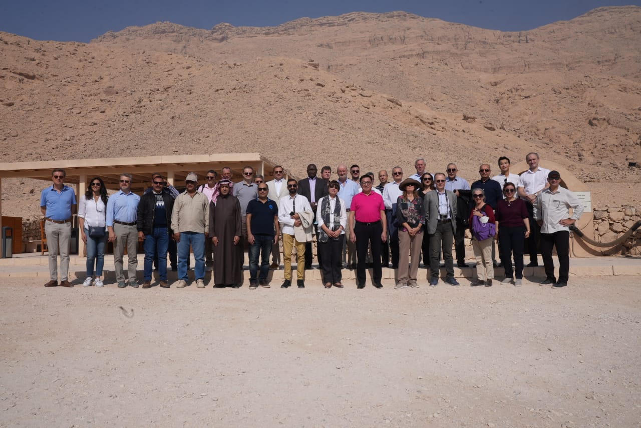 سفراء في زيارة البر الغربي