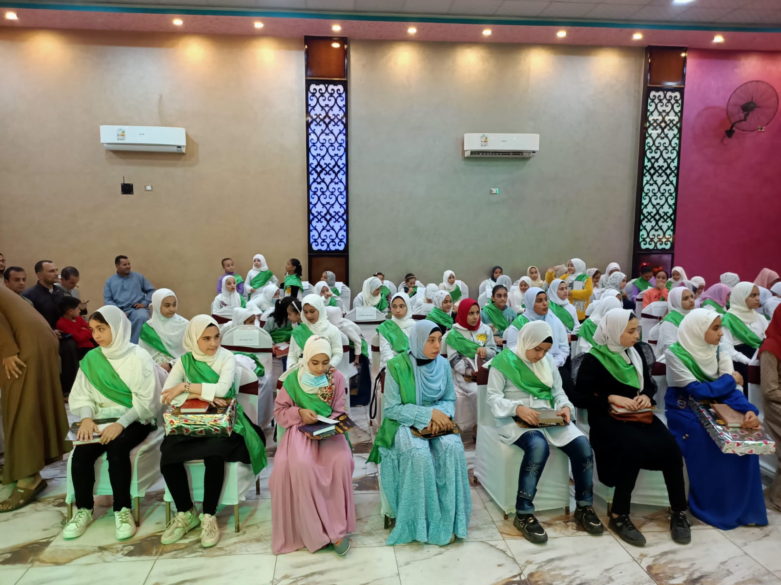 احتفال مهيب لتكريم  600 شخص أتموا حفظ القرآن الكريم