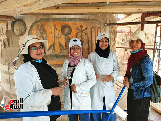 فرق ترميم من الفتيات الصعايدة بالأقصر فرق ترميم من الفتيات الصعايدة بالأقصر