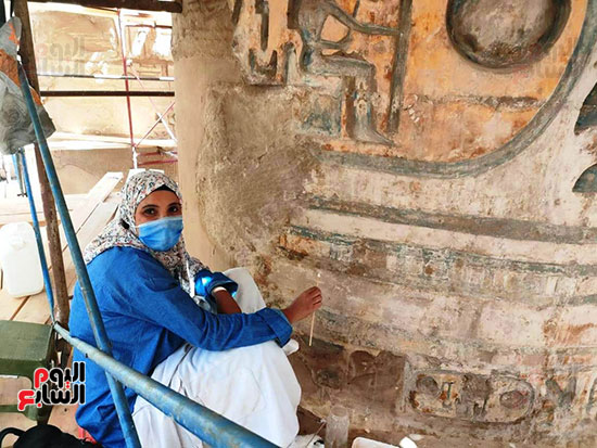 قصة المرممة الأقصرية منال شوقى بعد لقاء الرئيس بها فى حفل طريق الكباش قصة المرممة الأقصرية منال شوقى بعد لقاء الرئيس بها فى حفل طريق الكباش