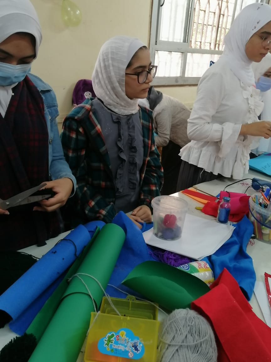 جامعة المنصورة تنظم ورشة فنية للطالبات ضمن مبادرة حياة كريمة