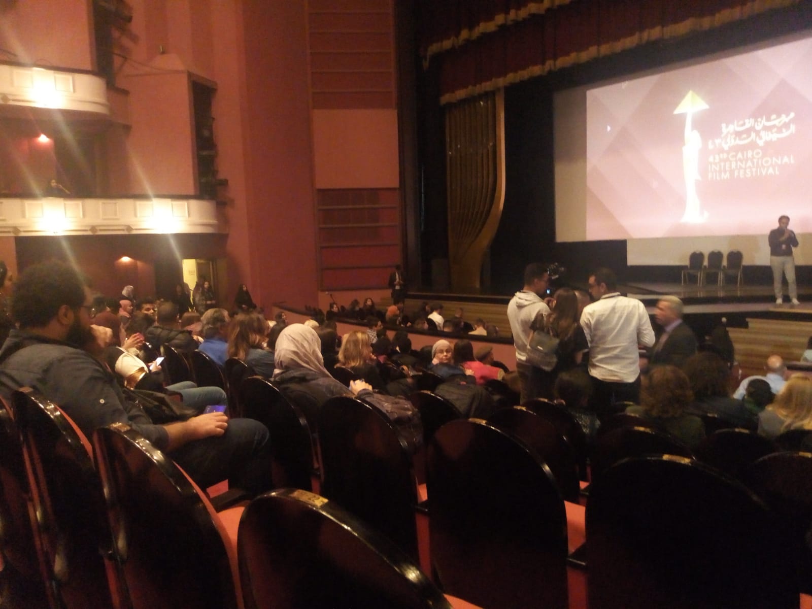 تصفيق حاد واشادات بفيلم بنات عبد الرحمن بمهرجان القاهرة السينمائي (3)